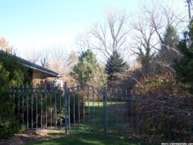 4157 Clover Ln, Holladay, UT 84124 — photo 2