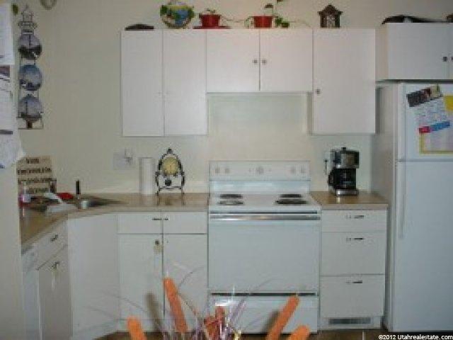 187 Ross Dr, Clearfield, UT 84015 — photo 2