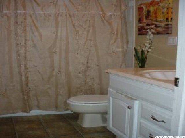 187 Ross Dr, Clearfield, UT 84015 — photo 5