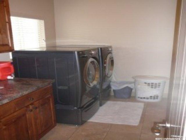 566 W 2400 S, Syracuse, UT 84075 — photo 11