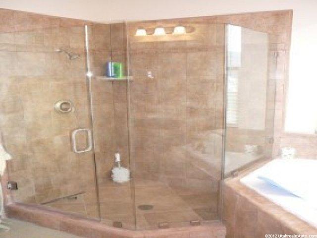 566 W 2400 S, Syracuse, UT 84075 — photo 4
