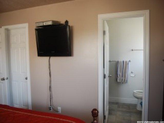541 N 300 E, Roosevelt, UT 84066 — photo 8
