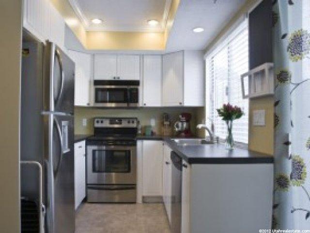 283 E Peach Ln, Bountiful, UT 84010 — photo 4