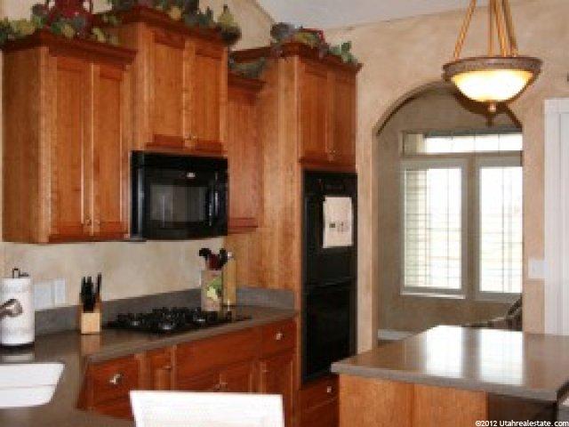 570 N 200 E, Moroni, UT 84646 — photo 4
