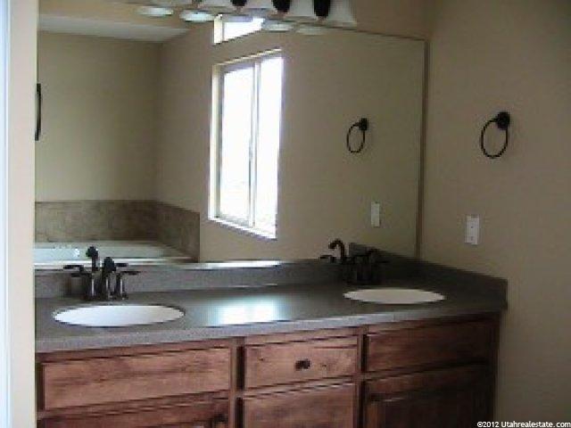 1643 N 100 E, Layton, UT 84041 — photo 7