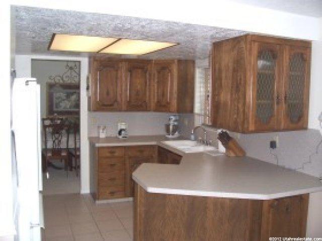 2314 N Cheryle Way E, Layton, UT 84040 — photo 2