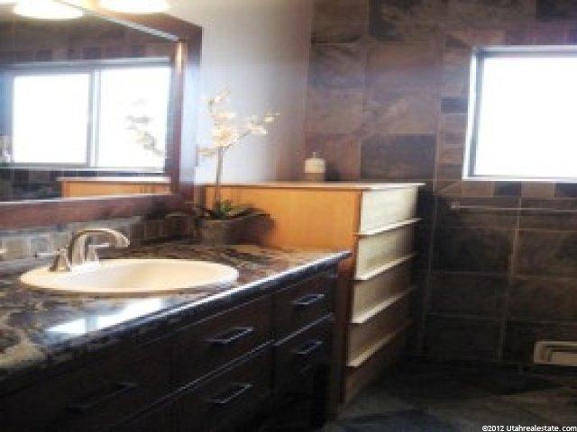 2354 E St Marys Dr, Salt Lake City, UT 84108 — photo 9