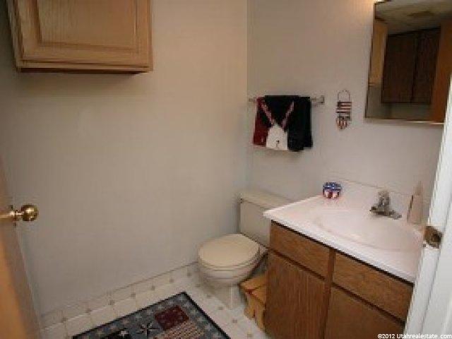 675 W 1950 N, Centerville, UT 84014 — photo 3