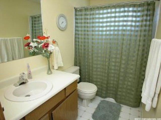 675 W 1950 N, Centerville, UT 84014 — photo 4