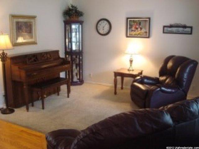 727 Lewis And Clark Cir, Centerville, UT 84014 — photo 2