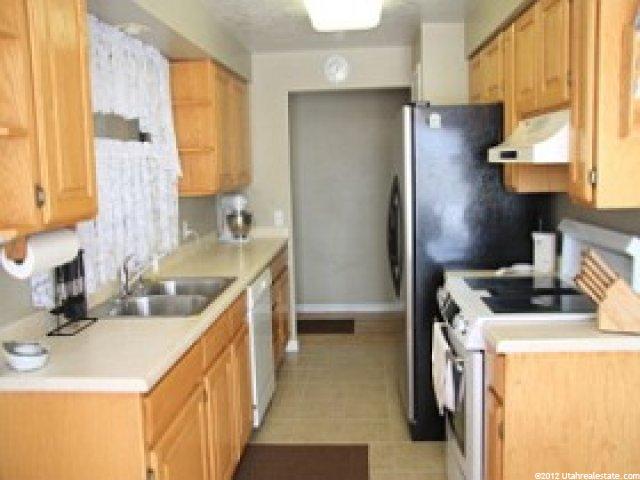 1665 Hillsboro Dr, Layton, UT 84040 — photo 3