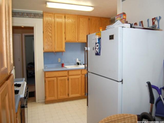 287 N Lakeview Dr, Clearfield, UT 84015 — photo 4