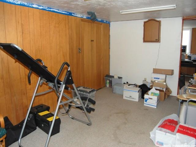 287 N Lakeview Dr, Clearfield, UT 84015 — photo 10