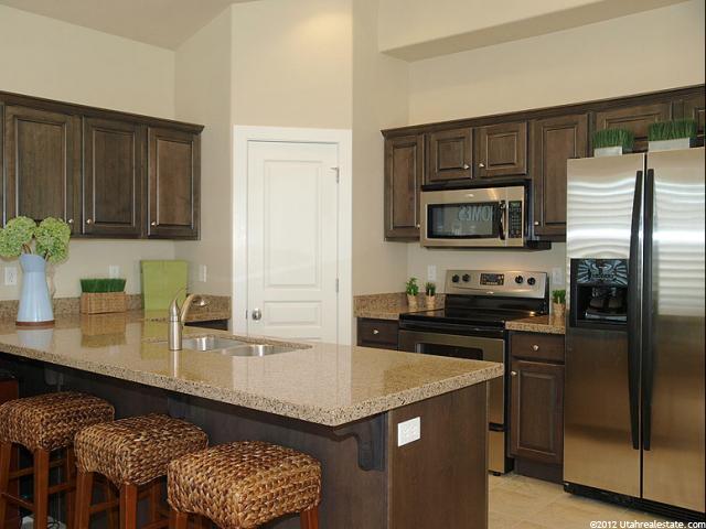 122 N 360 W, Centerville, UT 84014 — photo 4