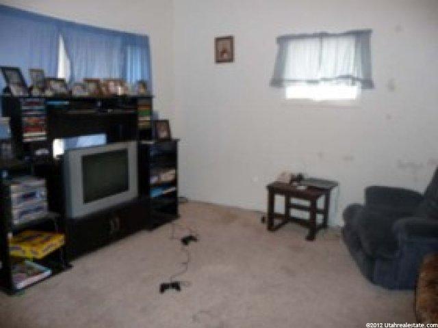 253 W 2300 N, Sunset, UT 84015 — photo 3