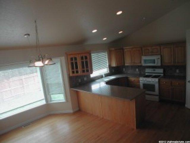 855 W 3950 S, Riverdale, UT 84405 — photo 2
