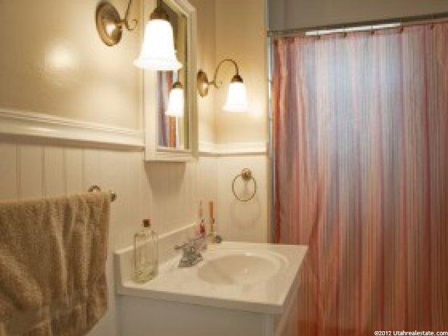 135 N 300 E, Bountiful, UT 84010 — photo 8