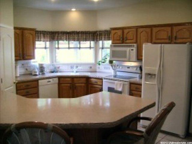 930 Almond Cir, Bloomington, UT 84790 — photo 3