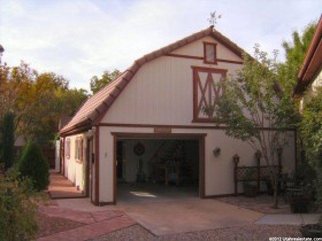 930 Almond Cir, Bloomington, UT 84790 — photo 7