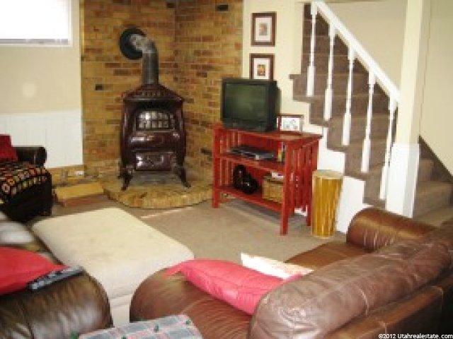345 S 600 E, River Heights, UT 84321 — photo 4