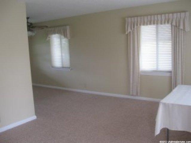 108 Parkway Dr, Clearfield, UT 84015 — photo 2
