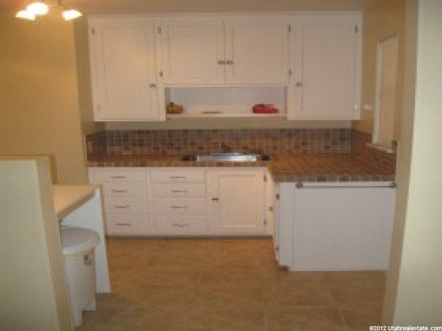 108 Parkway Dr, Clearfield, UT 84015 — photo 5