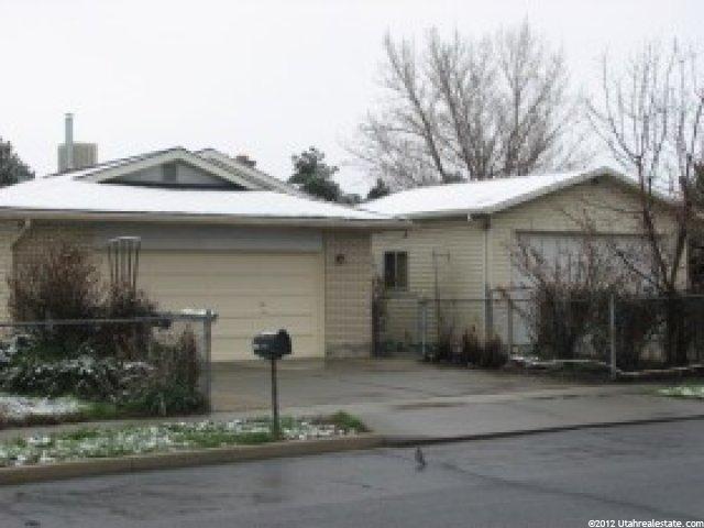 556 Floyd Dr, Sandy, UT 84070 — photo 2