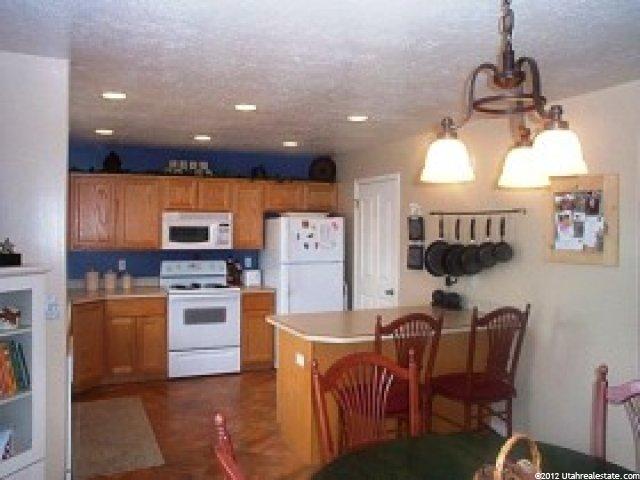 1030 Sara Ln, Ogden, UT 84404 — photo 4