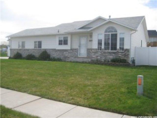 2077 W 1570 N, Clinton, UT 84015 — photo 2