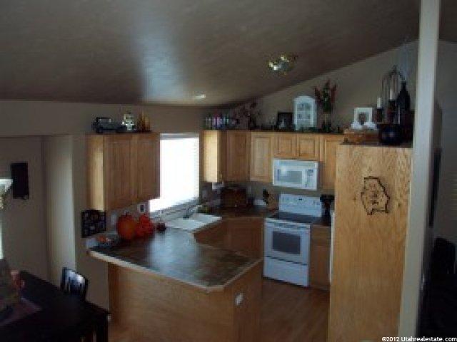 4798 S 4125w, Roy, UT 84067 — photo 4