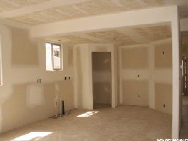48 Hillsborough Dr, Pleasant View, UT 84414 — photo 3