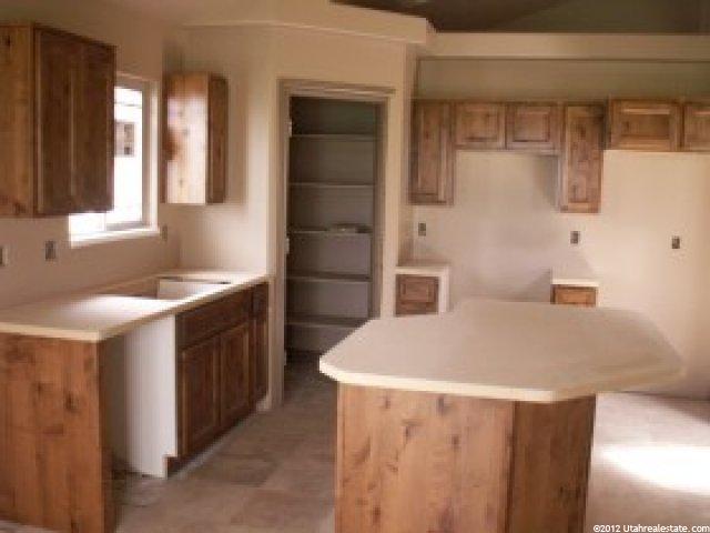 225 Rose Anne Cir, Pleasant View, UT 84414 — photo 3