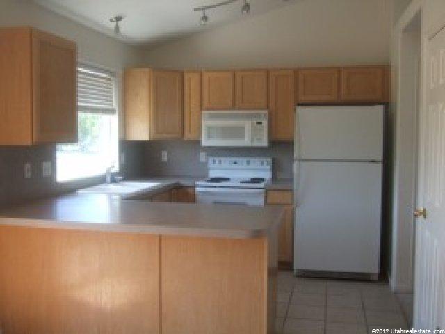 4190 Lily Dr, Roy, UT 84067 — photo 2
