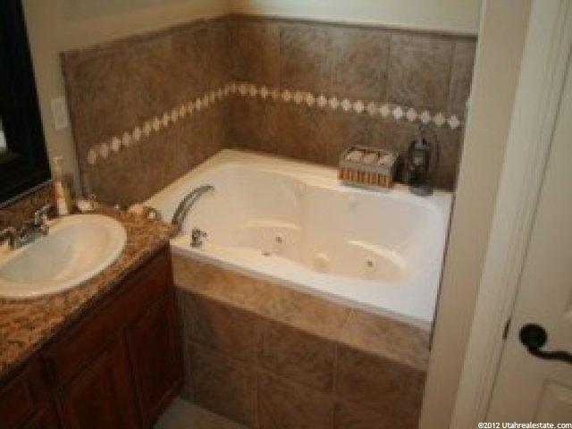1706 Grand View Dr, Farmington, UT 84025 — photo 8