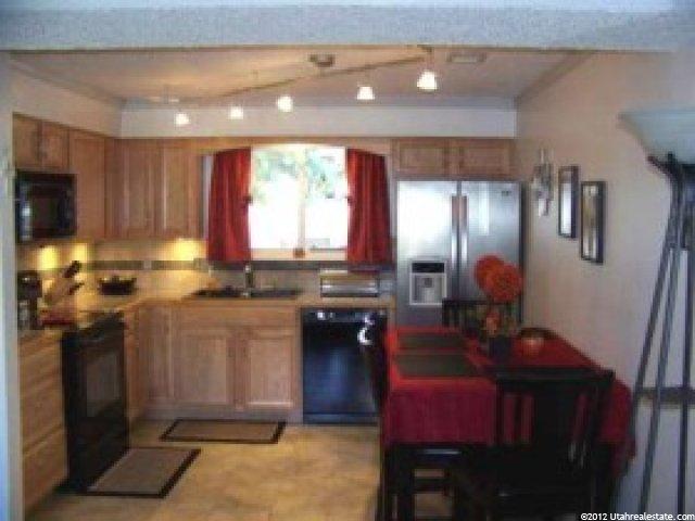 2349 Chateau Dr, Roy, UT 84067 — photo 5