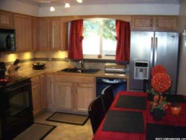 2349 Chateau Dr, Roy, UT 84067 — photo 6