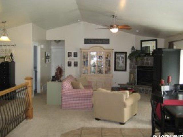 973 N 1385 W, Clinton, UT 84015 — photo 2