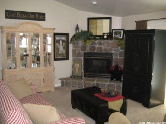 973 N 1385 W, Clinton, UT 84015 — photo 3