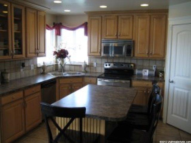 973 N 1385 W, Clinton, UT 84015 — photo 7