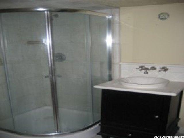 694 S 700 W, Layton, UT 84041 — photo 9