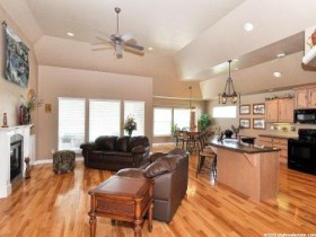 5596 S 250 E, Washington Terrace, UT 84405 — photo 3