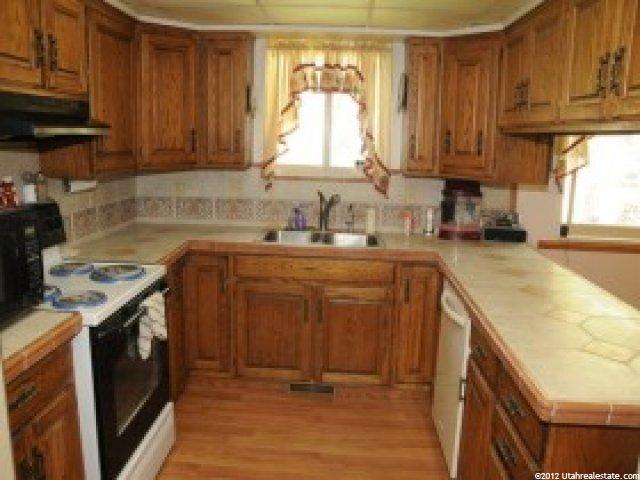 1551 E Tameron Dr, Sandy, UT 84092 — photo 2