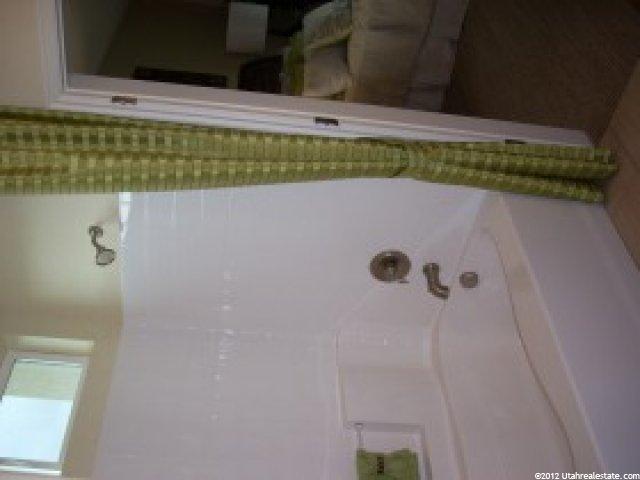 638 N 400 W #D, Centerville, UT 84014 — photo 7
