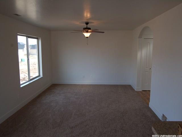 4 Arnold Dr, Layton, UT 84041 — photo 2