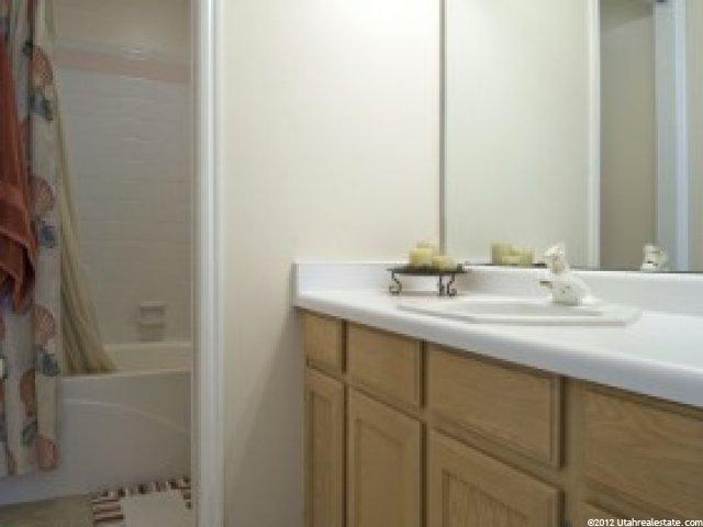 163 W 200 N, Centerville, UT 84014 — photo 6