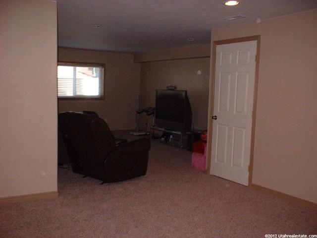 1398 N 780 W, Clinton, UT 84015 — photo 8