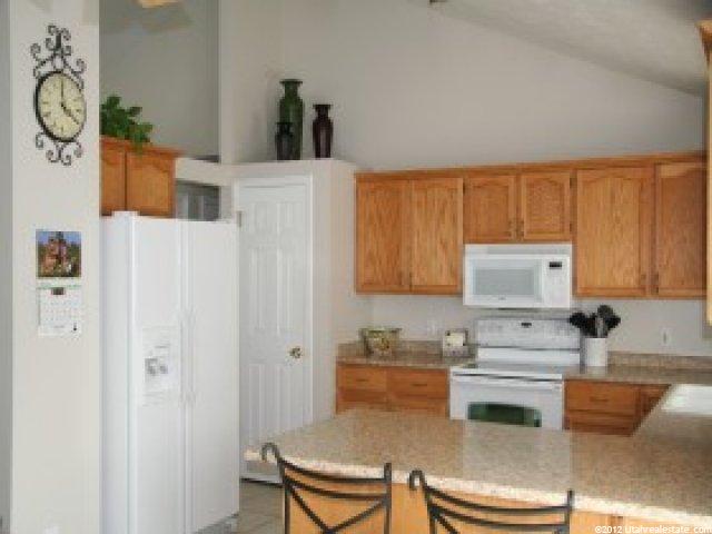 6112 Eagle Nest Dr, Murray, UT 84123 — photo 2