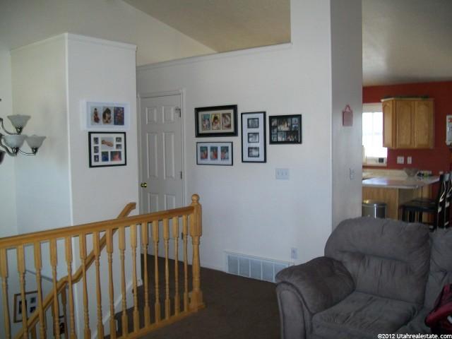 869 W 1470 N, Clinton, UT 84015 — photo 4