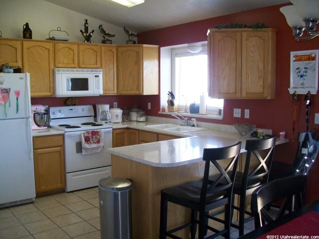 869 W 1470 N, Clinton, UT 84015 — photo 5