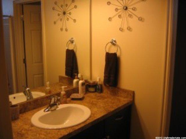638 N 400 W, Centerville, UT 84014 — photo 6